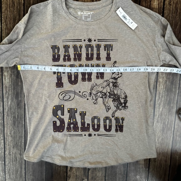 🤠 Ariat “Bandit Town Saloon” Graphic Long Sleeve Tee – Women’s Medium 🐎 - Picture 3 of 5